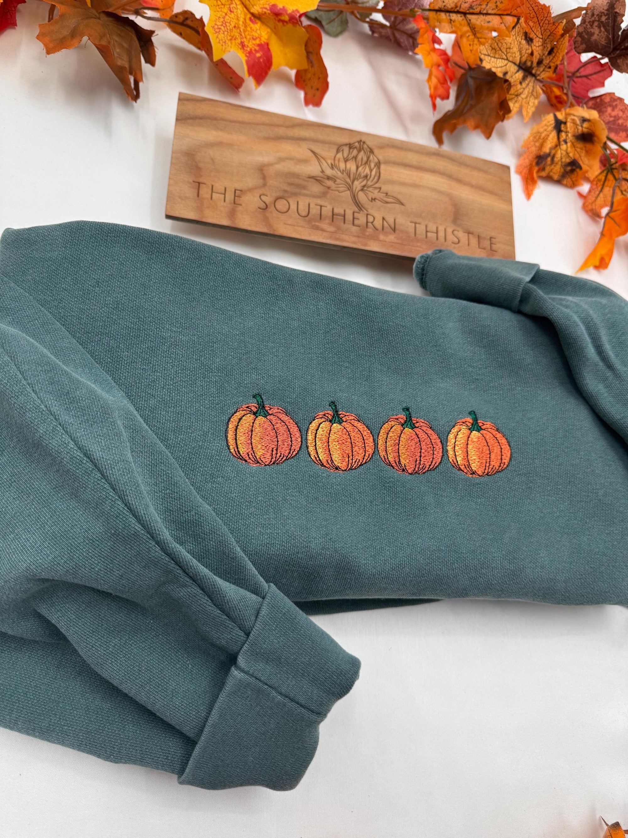Minimal Pumpkin Embroidered Sweatshirt – Classic Fall Design