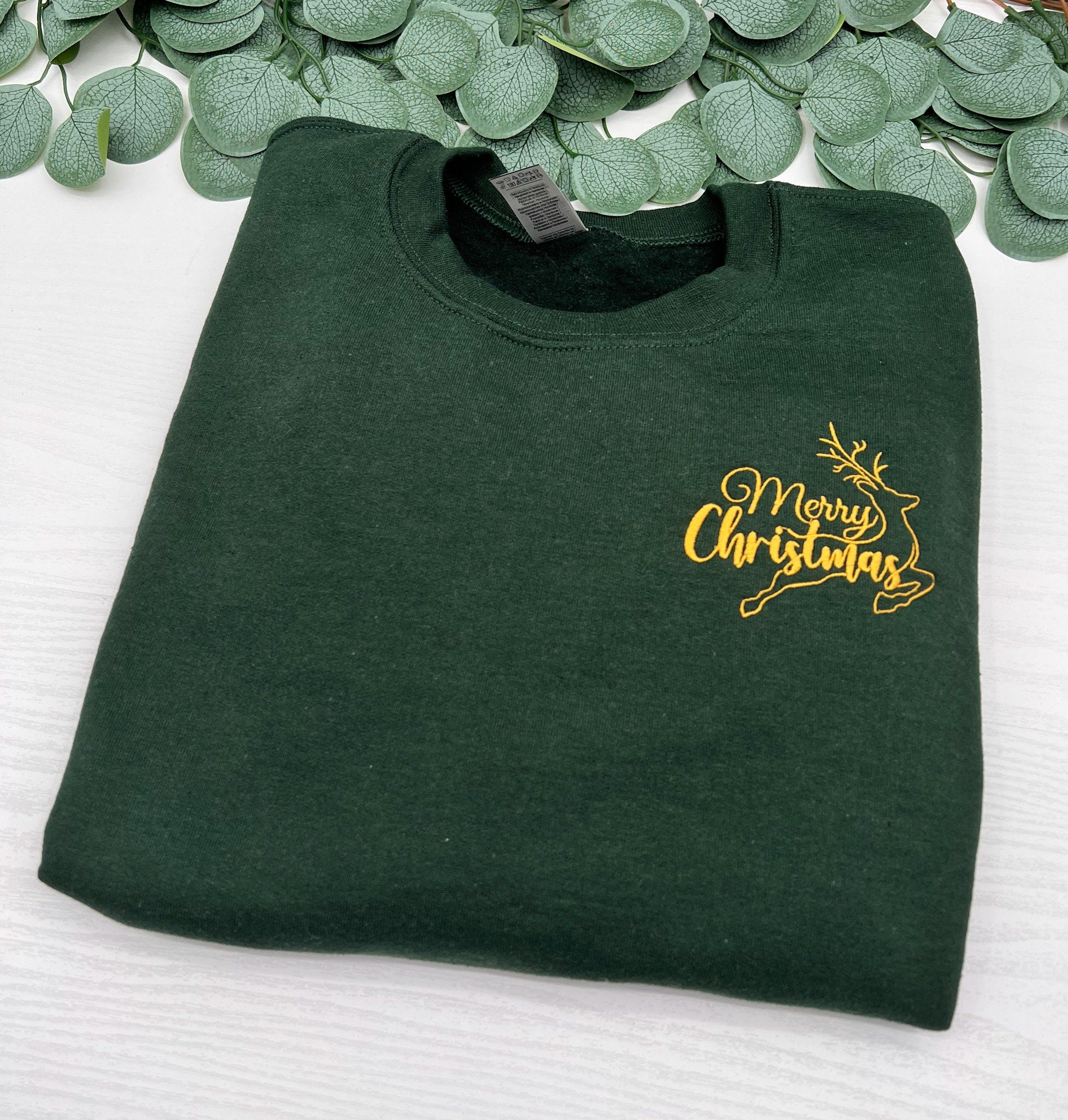 Embroidered Merry Christmas Sweatshirt - Cozy Minimalist Winter Crewneck for Holiday Gifting