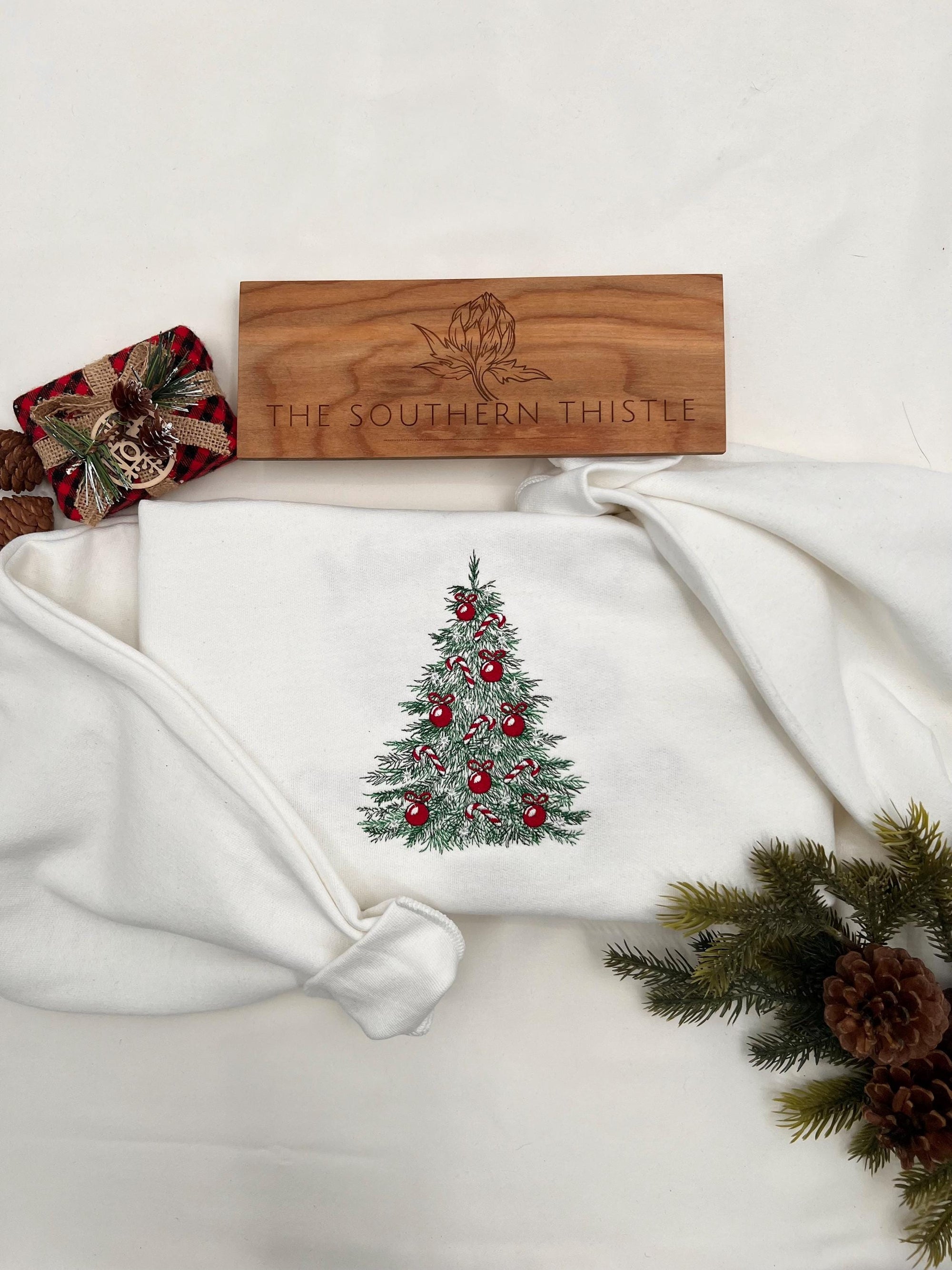 Vintage Christmas Sweatshirt with Embroidered Tree Design - Y2K Style for Holiday Parties