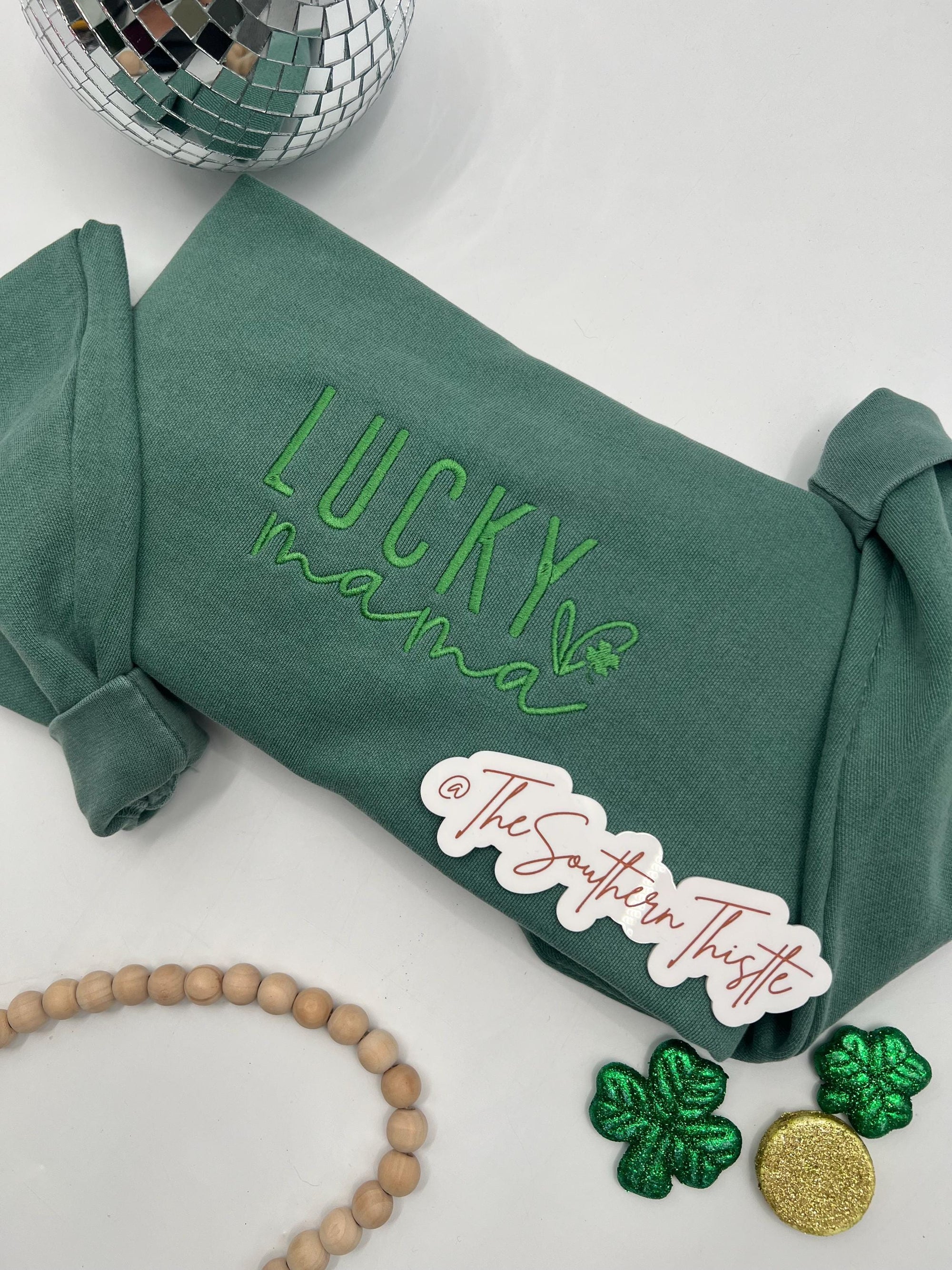 Lucky Mama Embroidered Sweatshirt – Festive Script for St. Patrick’s Day
