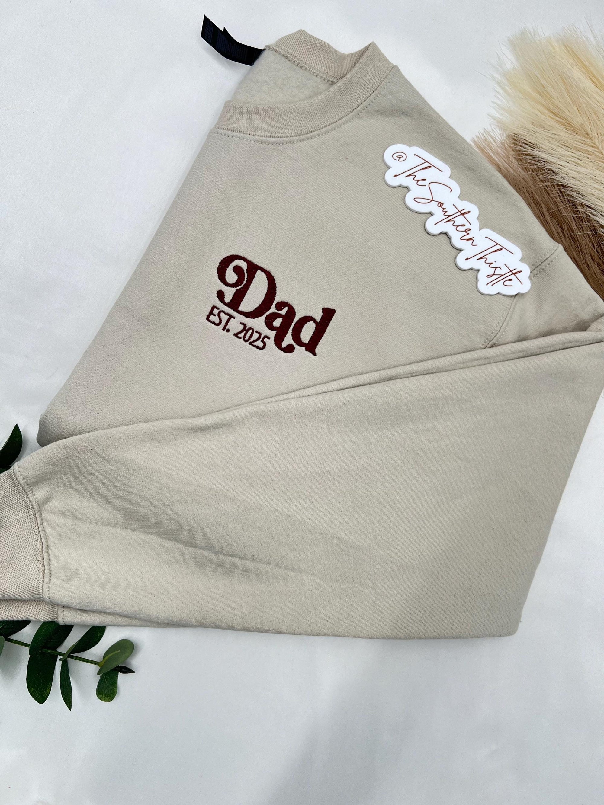 Personalized Embroidered Dad Sweatshirt – Vintage Script Design