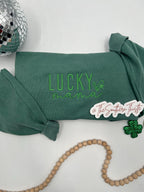 Lucky Mama Embroidered Sweatshirt – Festive Script for St. Patrick’s Day