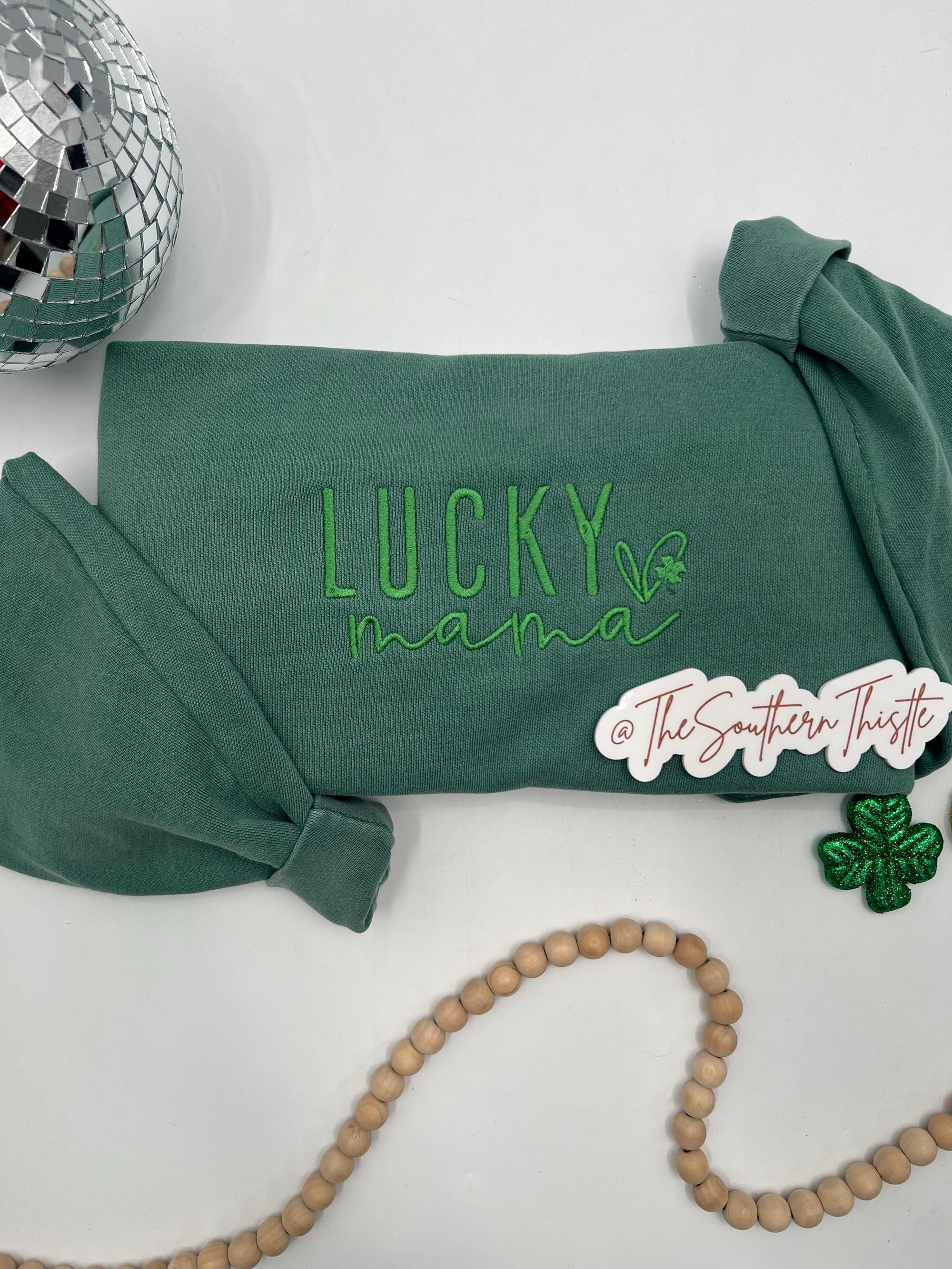 Lucky Mama Embroidered Sweatshirt – Festive Script for St. Patrick’s Day