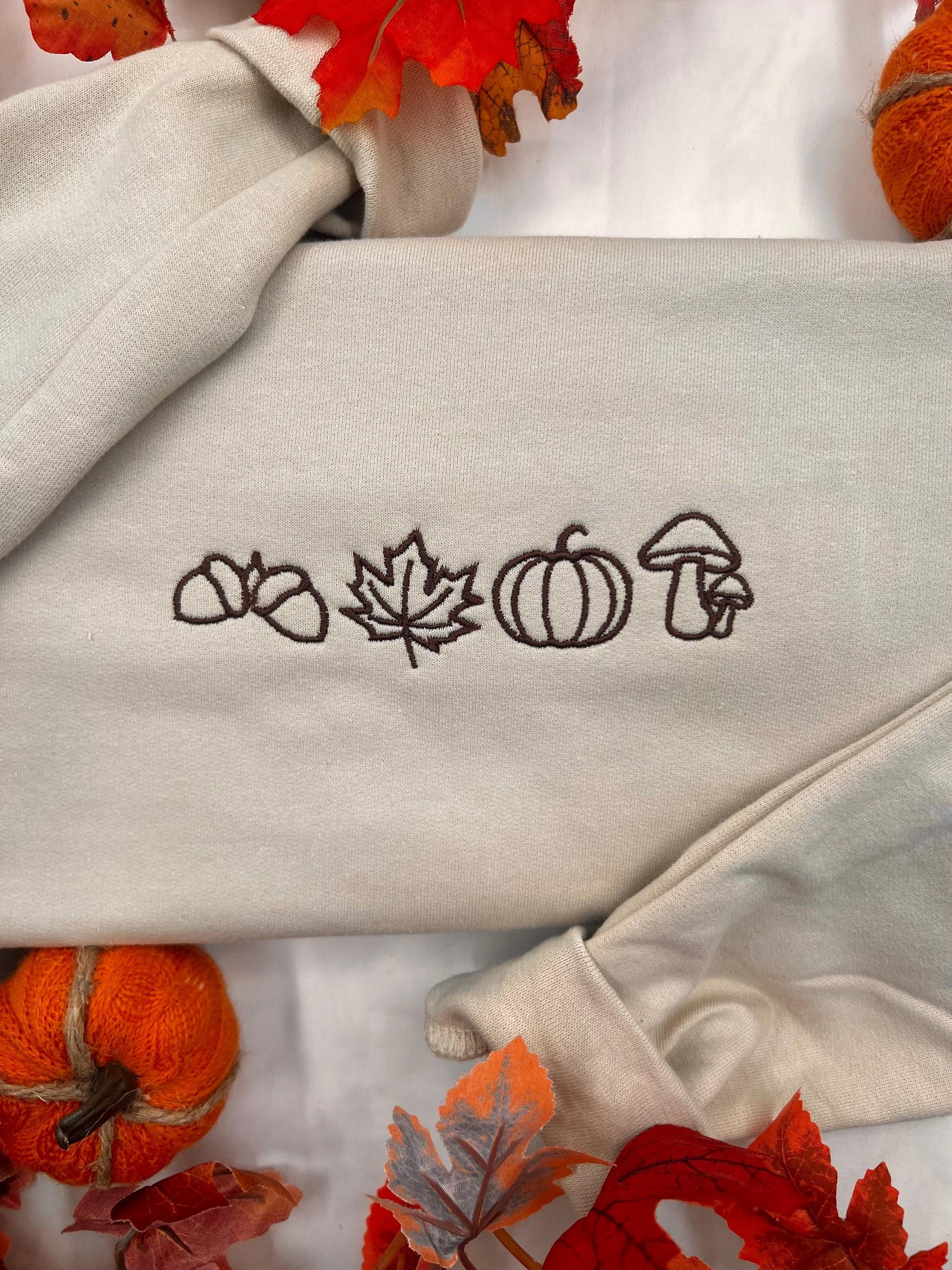 Autumn Icons Embroidered Crewneck Sweatshirt – Cozy Fall Pullover in Neutral Beige