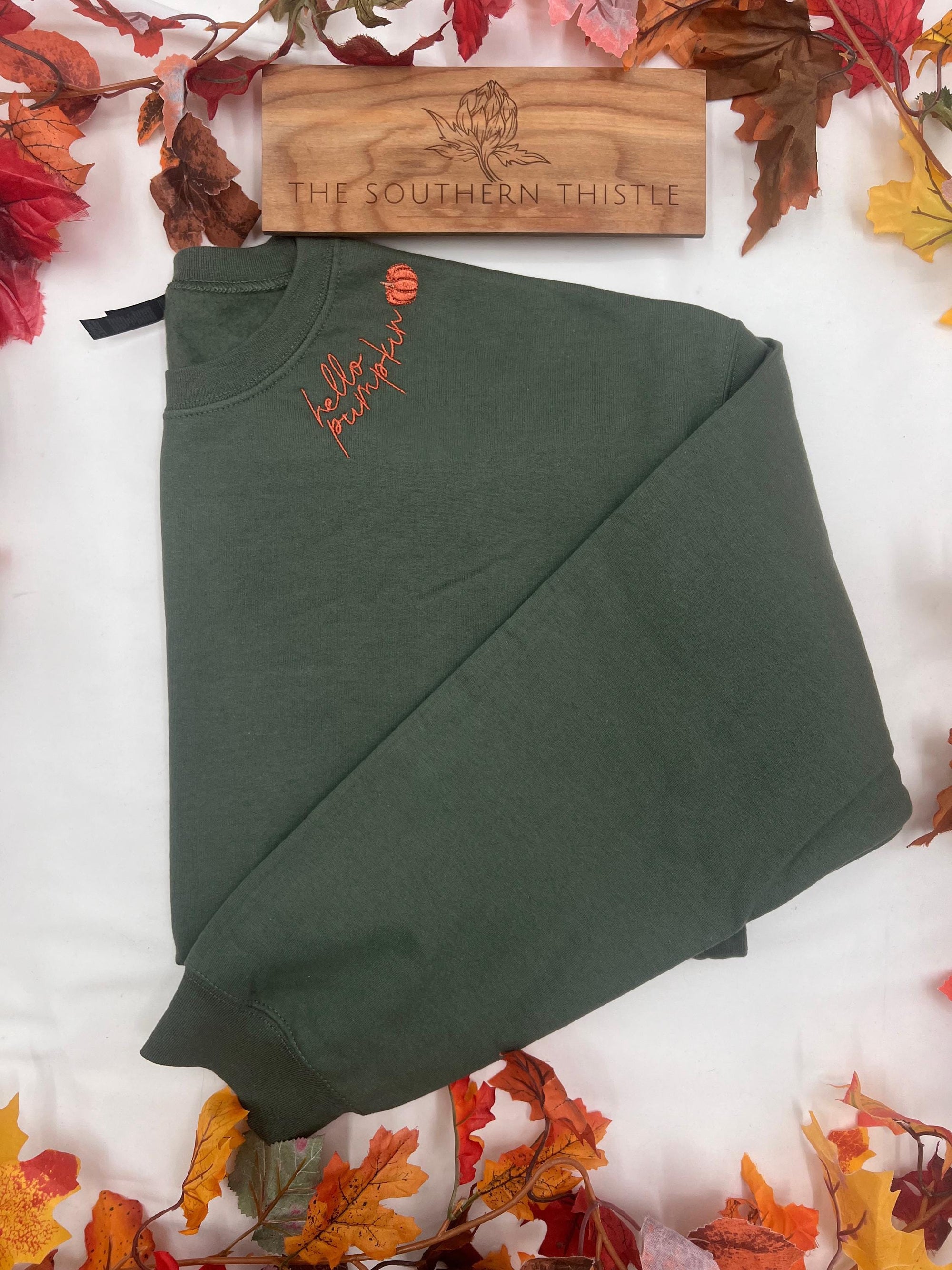 Fall Vibes Crewneck Sweatshirt – Cozy Autumn Pullover in Forest Green
