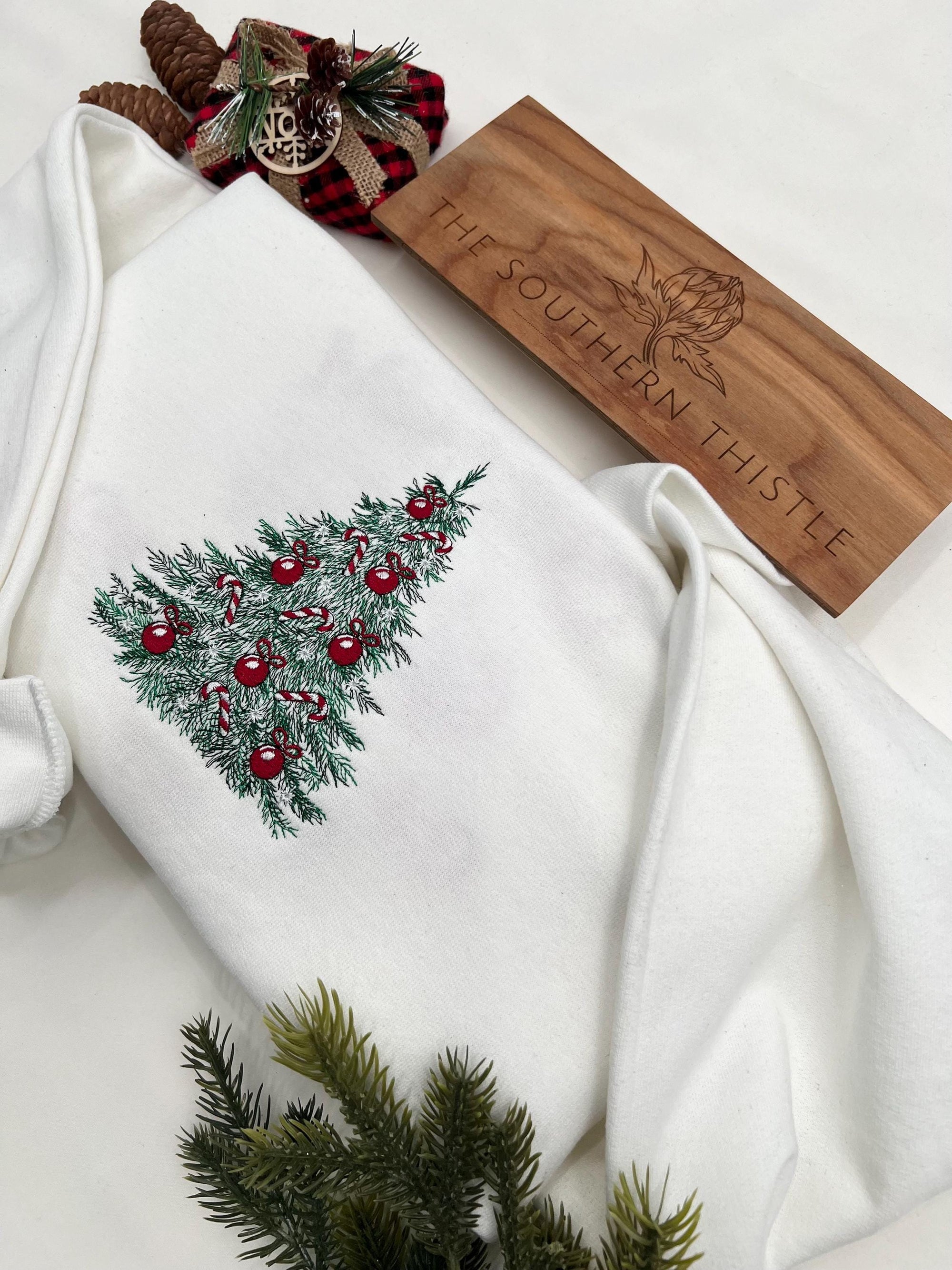 Vintage Christmas Sweatshirt with Embroidered Tree Design - Y2K Style for Holiday Parties