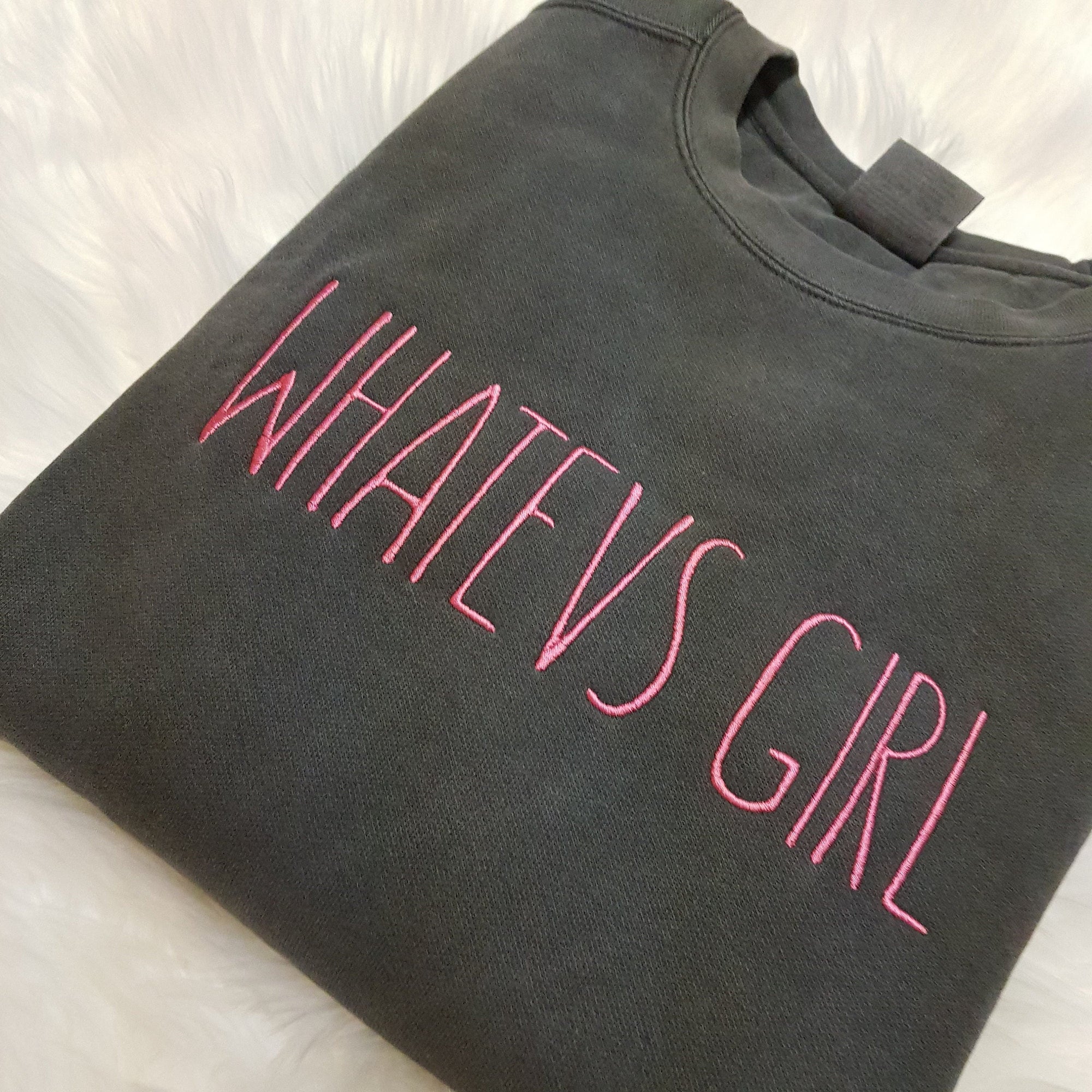 Custom Embroidered Sweatshirt – Personalized Text Crewneck