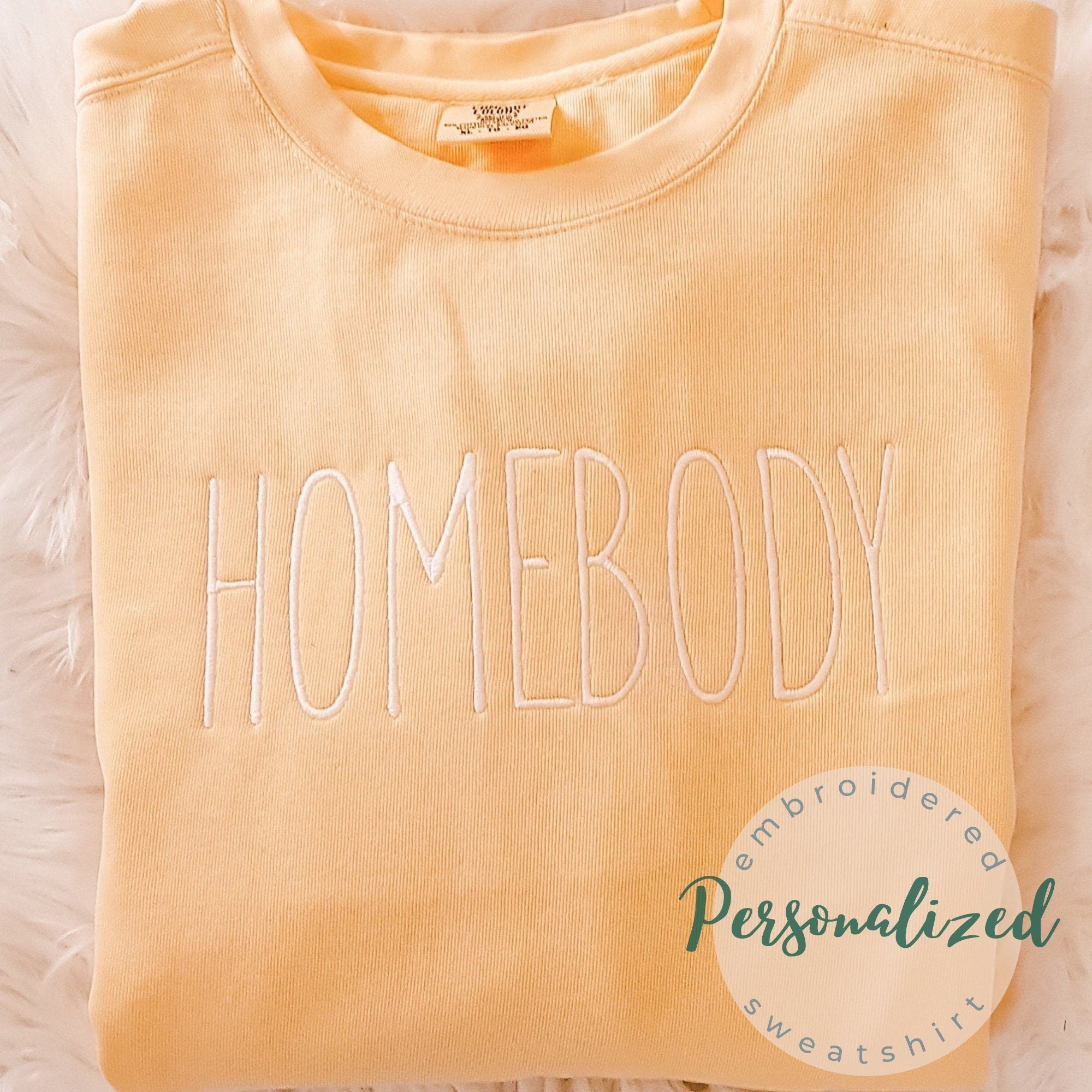 Custom Embroidered Sweatshirt – Personalized Text Crewneck