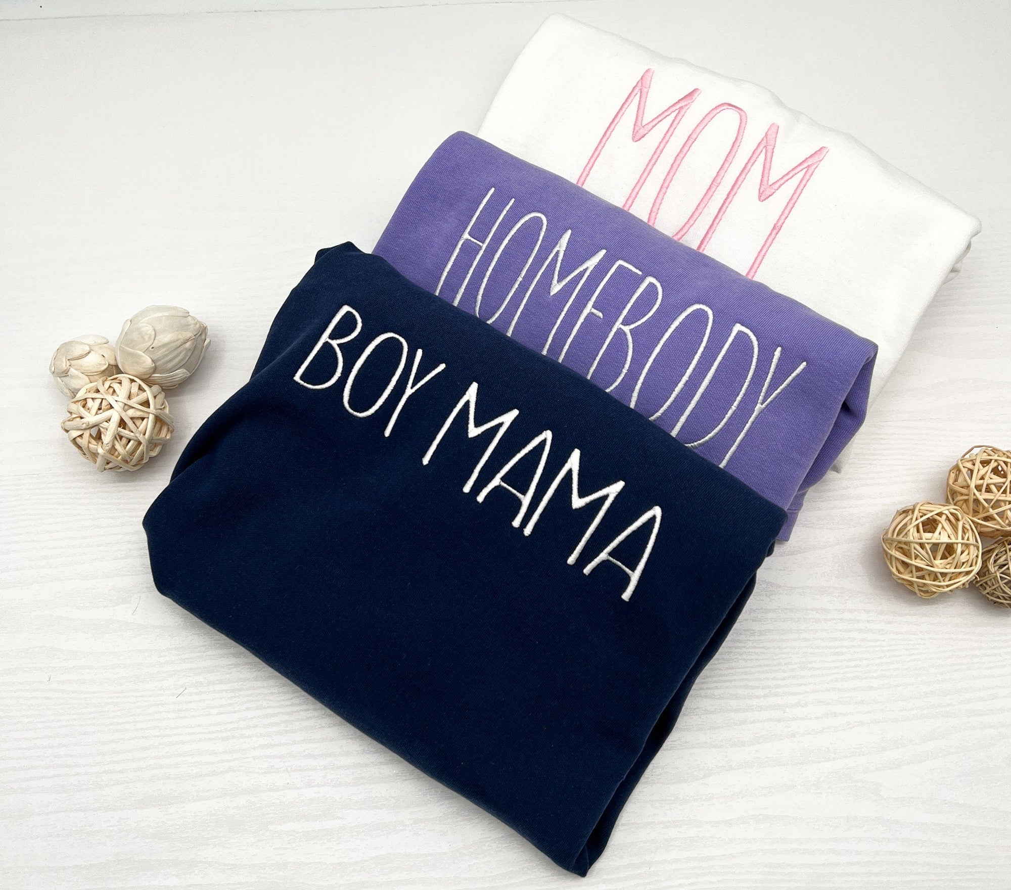 Custom Embroidered Sweatshirt – Personalized Text Crewneck