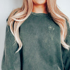 Birth Flower Embroidered Sweatshirt – Personalized Floral Crewneck