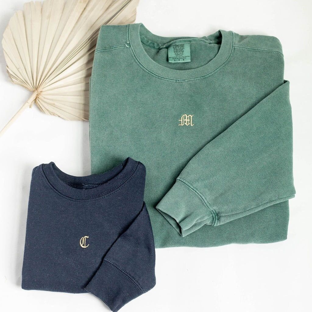 Minimalist Initial Embroidered Sweatshirt – Personalized Monogram Crewneck