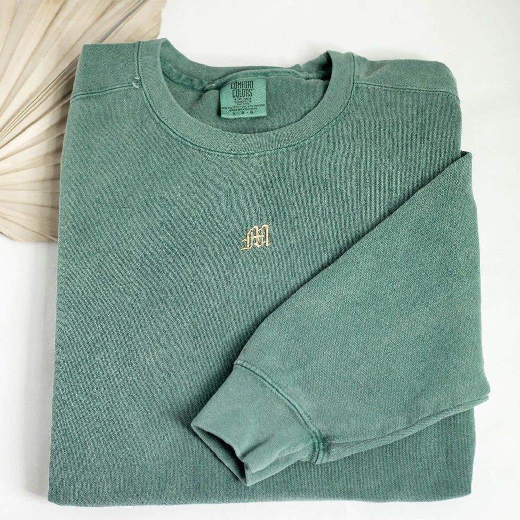 Minimalist Initial Embroidered Sweatshirt – Personalized Monogram Crewneck